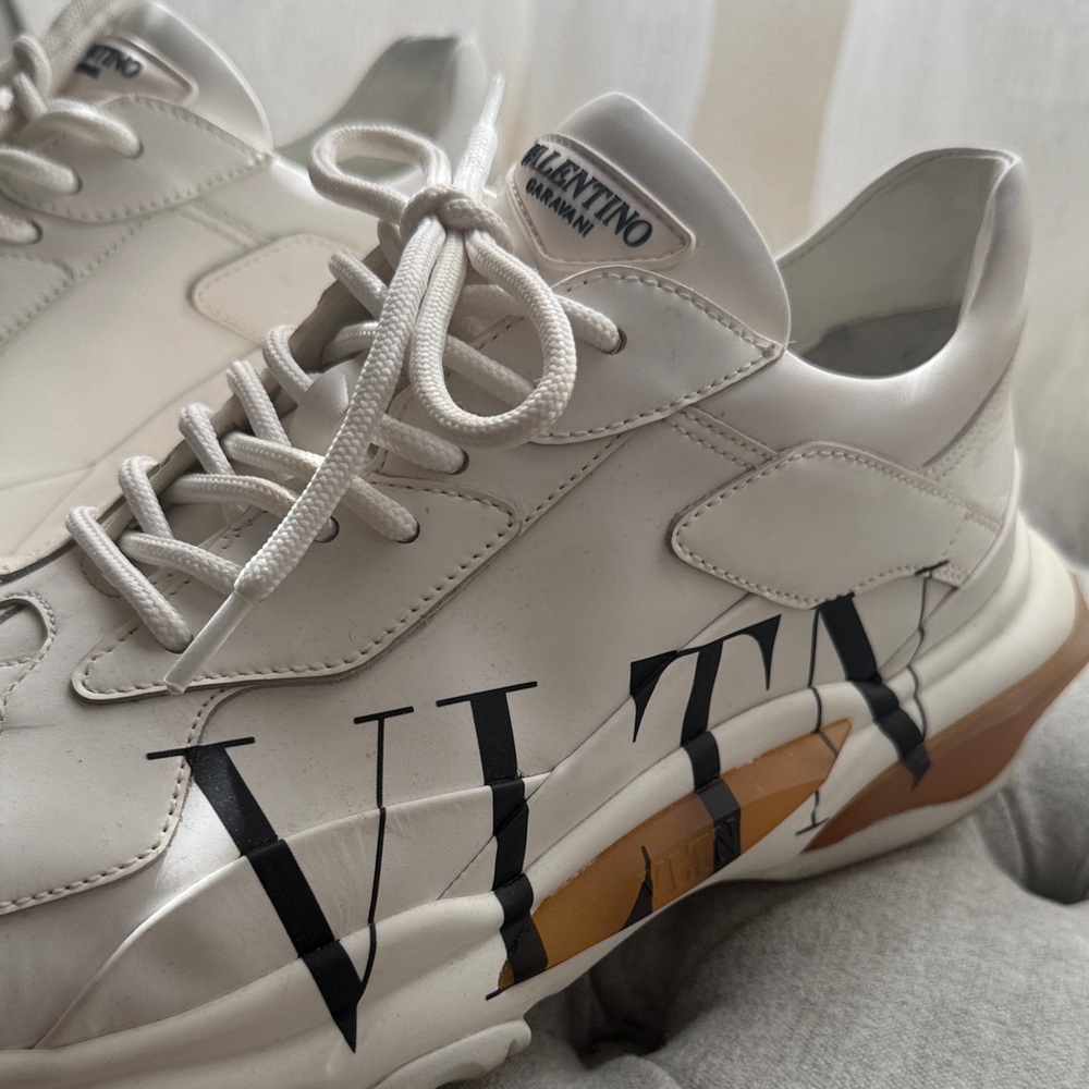 Valentino Off-White Sneakers with Black Logo 39 9 - Picture 2 of 5